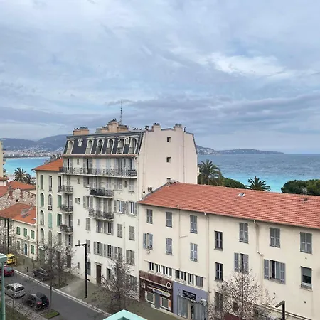 En Face De La Avec Vue Fantastique ! Lägenhet