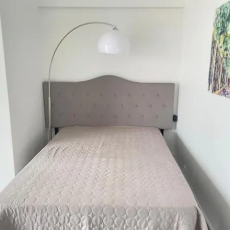 En Face De La Avec Vue Fantastique !