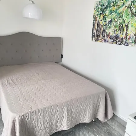 En Face De La Avec Vue Fantastique ! Nice